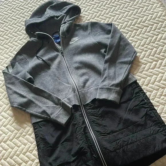 Nike - Picture 1 of 7